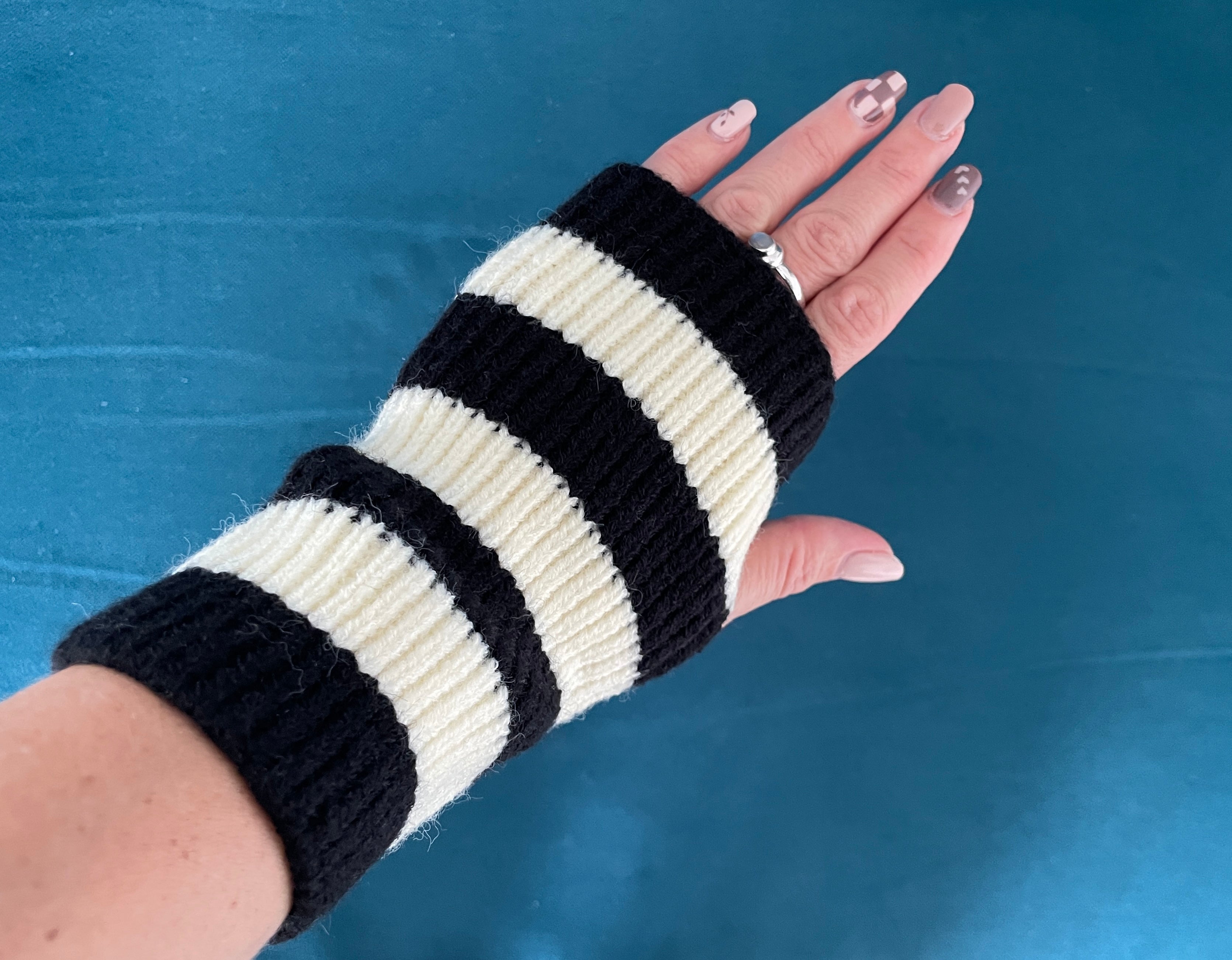 Ensemble Manchettes Et Chaussettes Hautes Rayées Noir Et Blanc Pour Femme - Taille Unique - Coton Mélangé - Pour Automne/hiver - 13