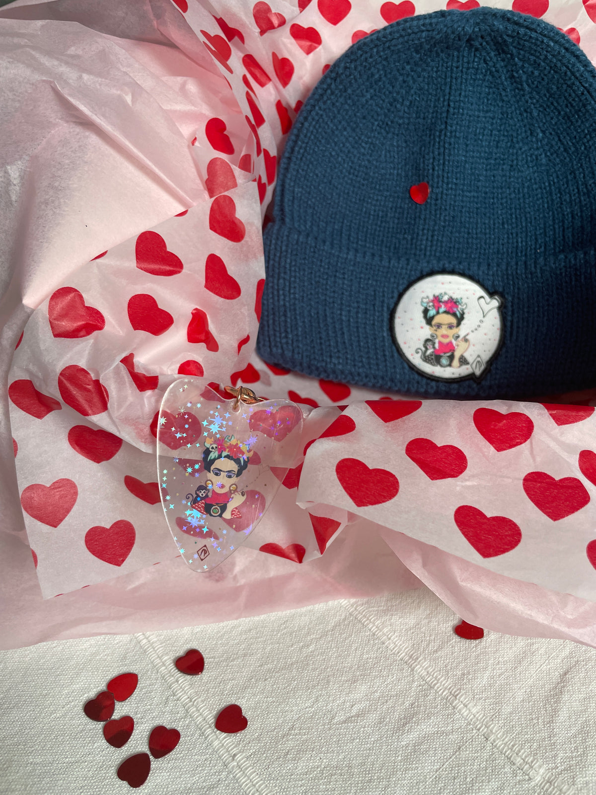 Coffret bonnet Frida bleu avec son porte clé scintillant en forme de coeur
